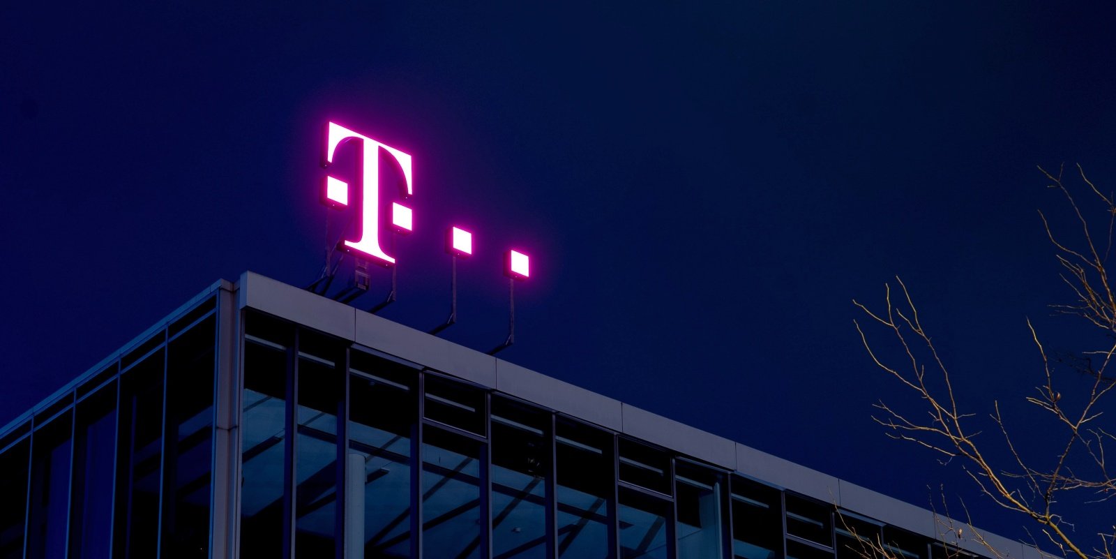 T-Mobile confirms reports of a data breach caused by SIM swap attacks on a "very small number of customers", following six other data breaches since 2018 (Sergiu Gatlan/BleepingComputer)