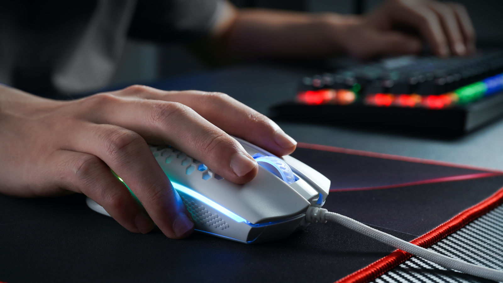 Imagen de la noticia: Microsoft culpa a los dispositivos de iluminación RGB de los problemas de los juegos de Windows (BleepingComputer)