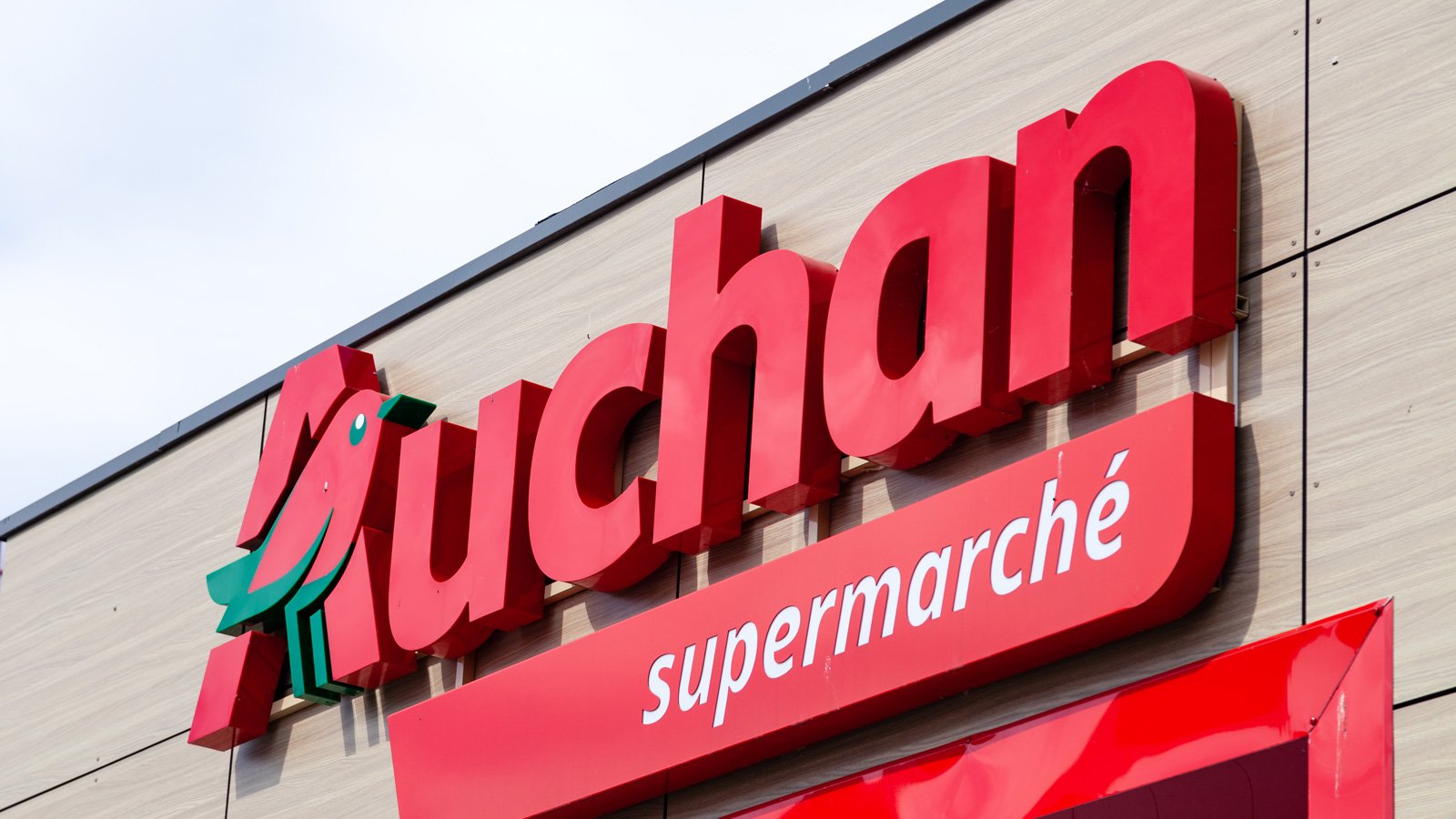 Auchan perakendeci veri ihlali yüz binlerce müşteriyi etkiler