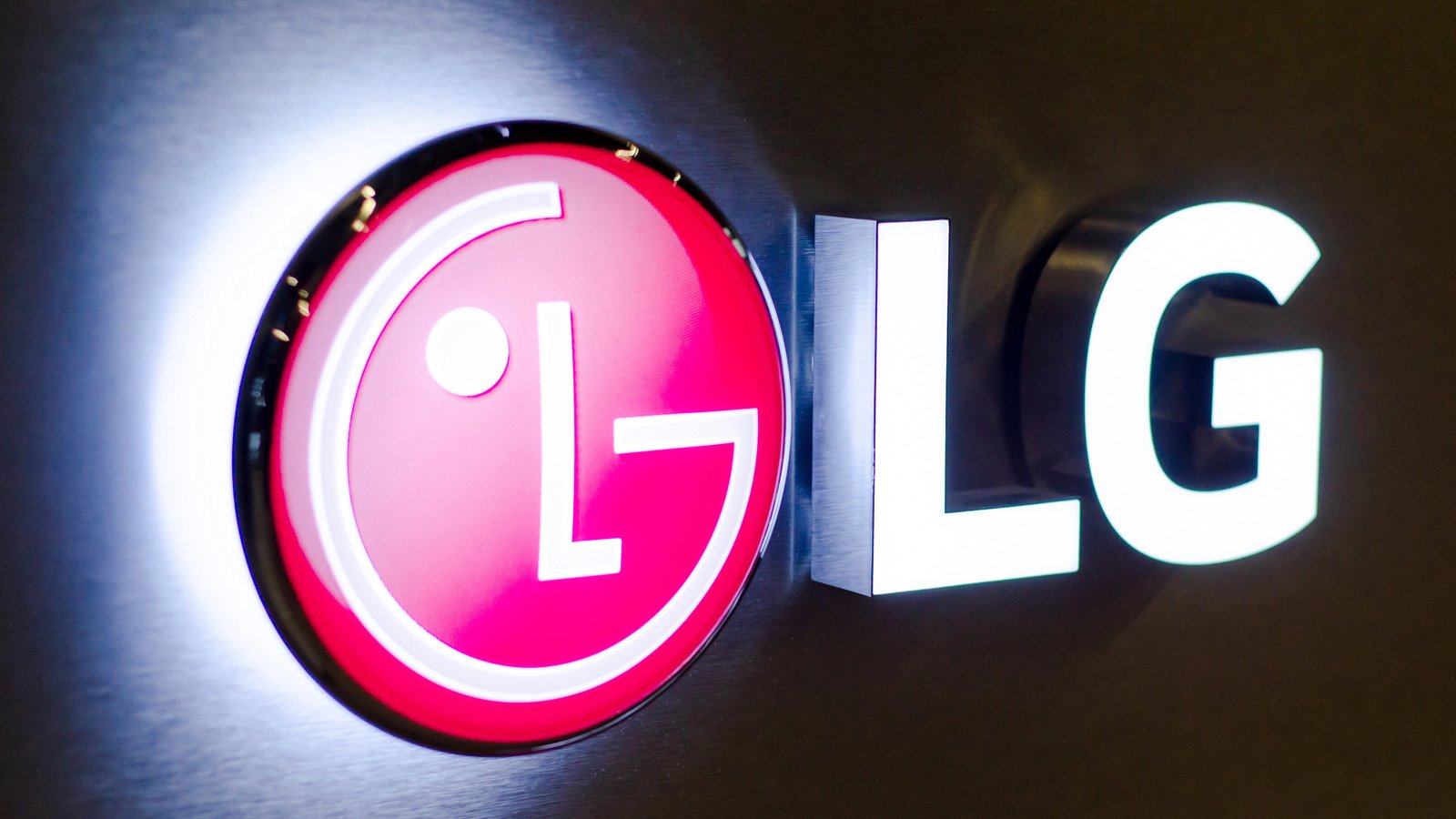 A business-ready, thin LG laptop for just $390 while stock lasts