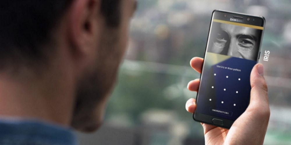 Samsung Galaxy S8 Iris Scanner Fooled by a Photo