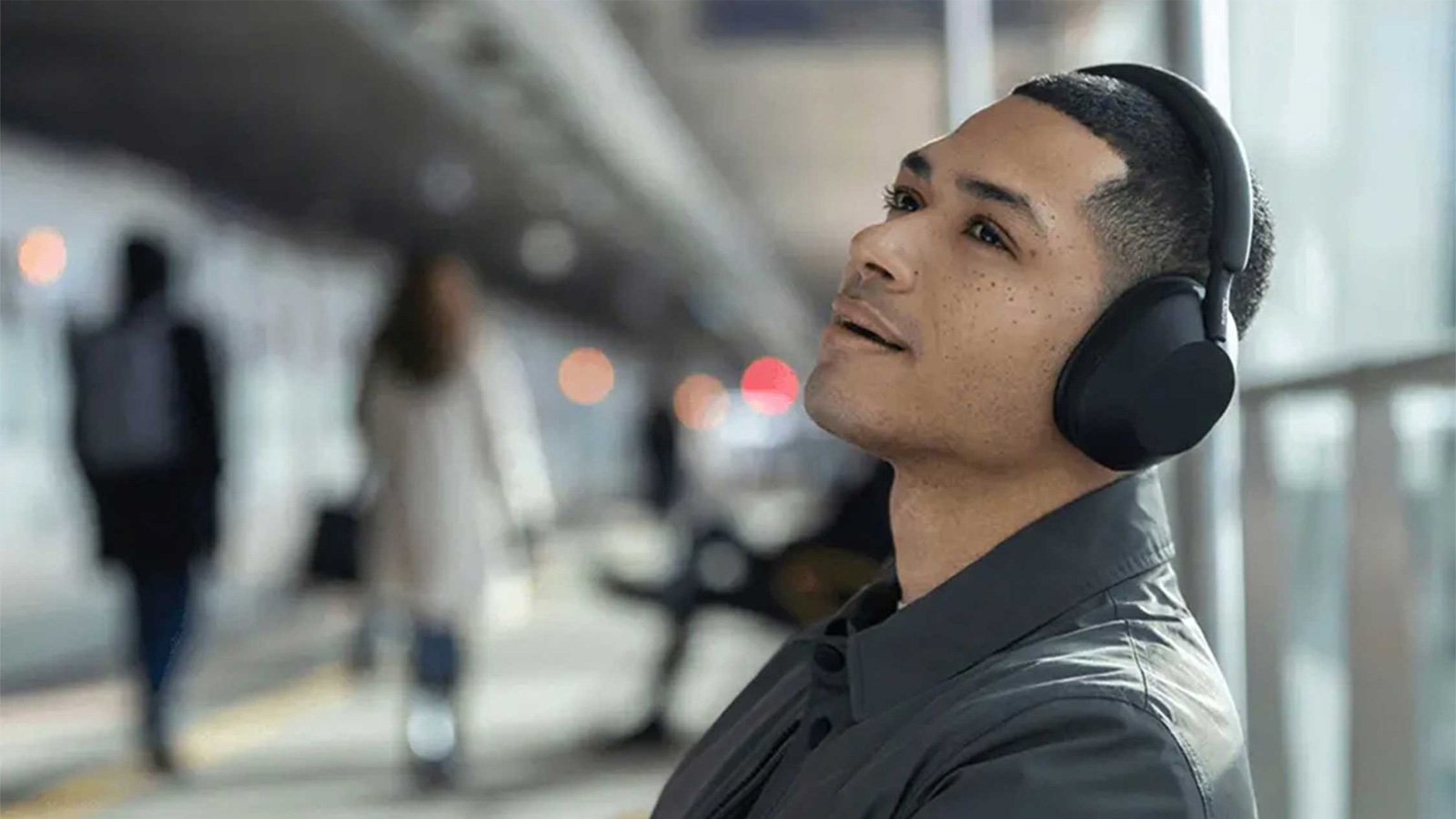 These $399.99 Sony headphones are now under $200 in this refurbish deal