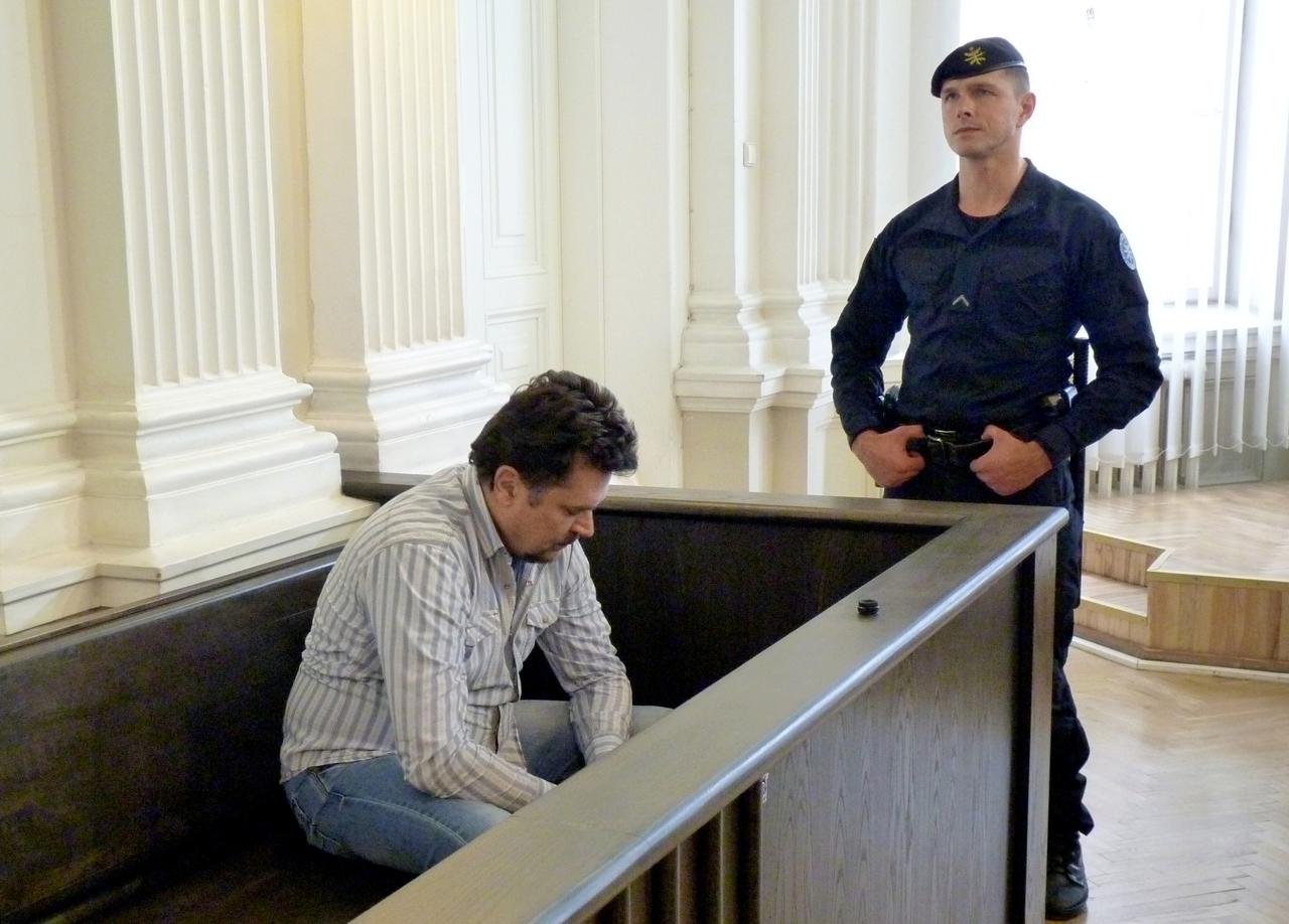 Evaldas Rimasauskas before extradition verdict (Image: REUTERS/Andrius Sytas)