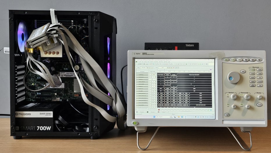 TEE.Fail attack breaks confidential computing on Intel, AMD, NVIDIA CPUs 2 The snooping rig (right) and the target (left)