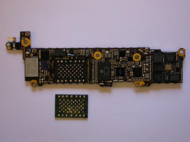 iPhone 5c with removed NAND