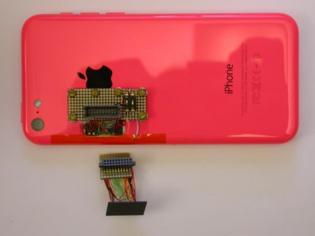 iPhone 5c with NAND on connector